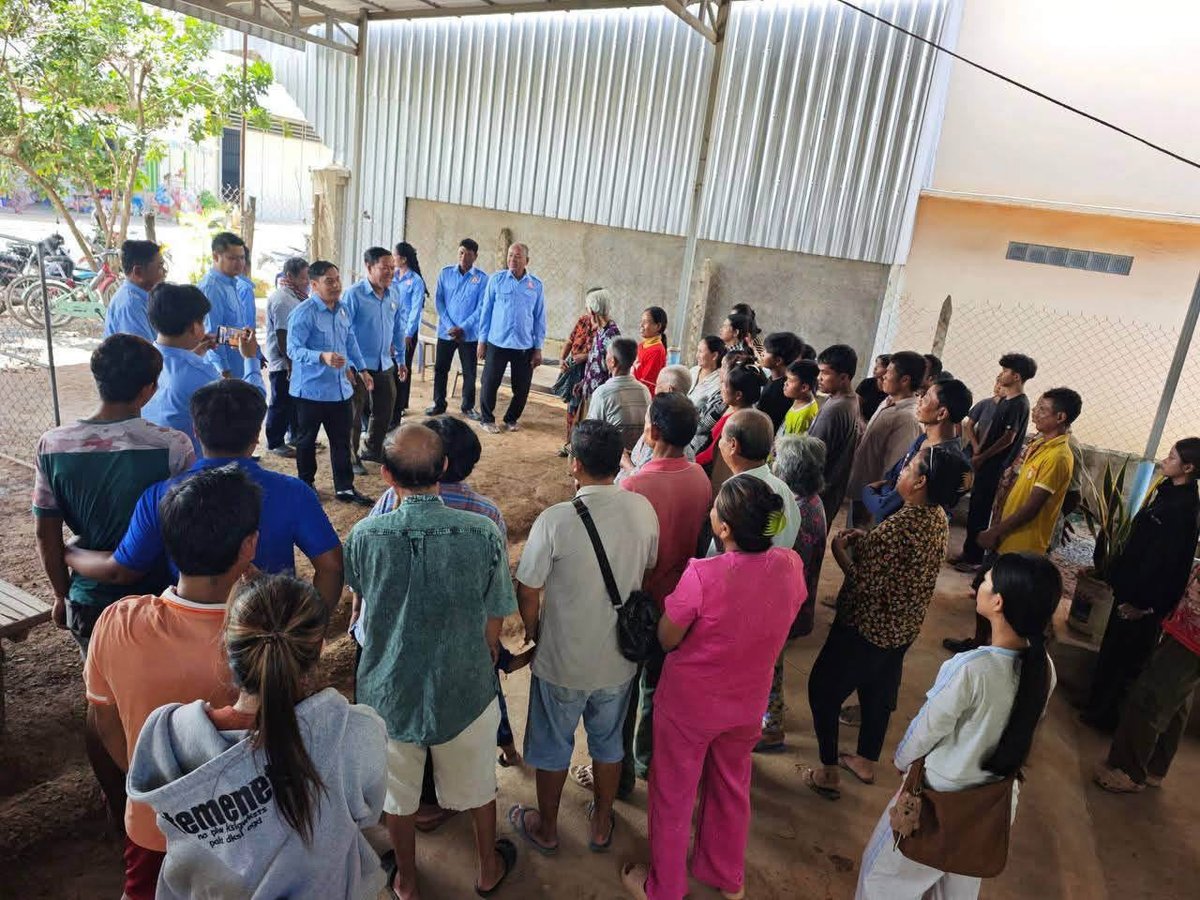 干拉省139名反对党成员加入柬埔寨人民党