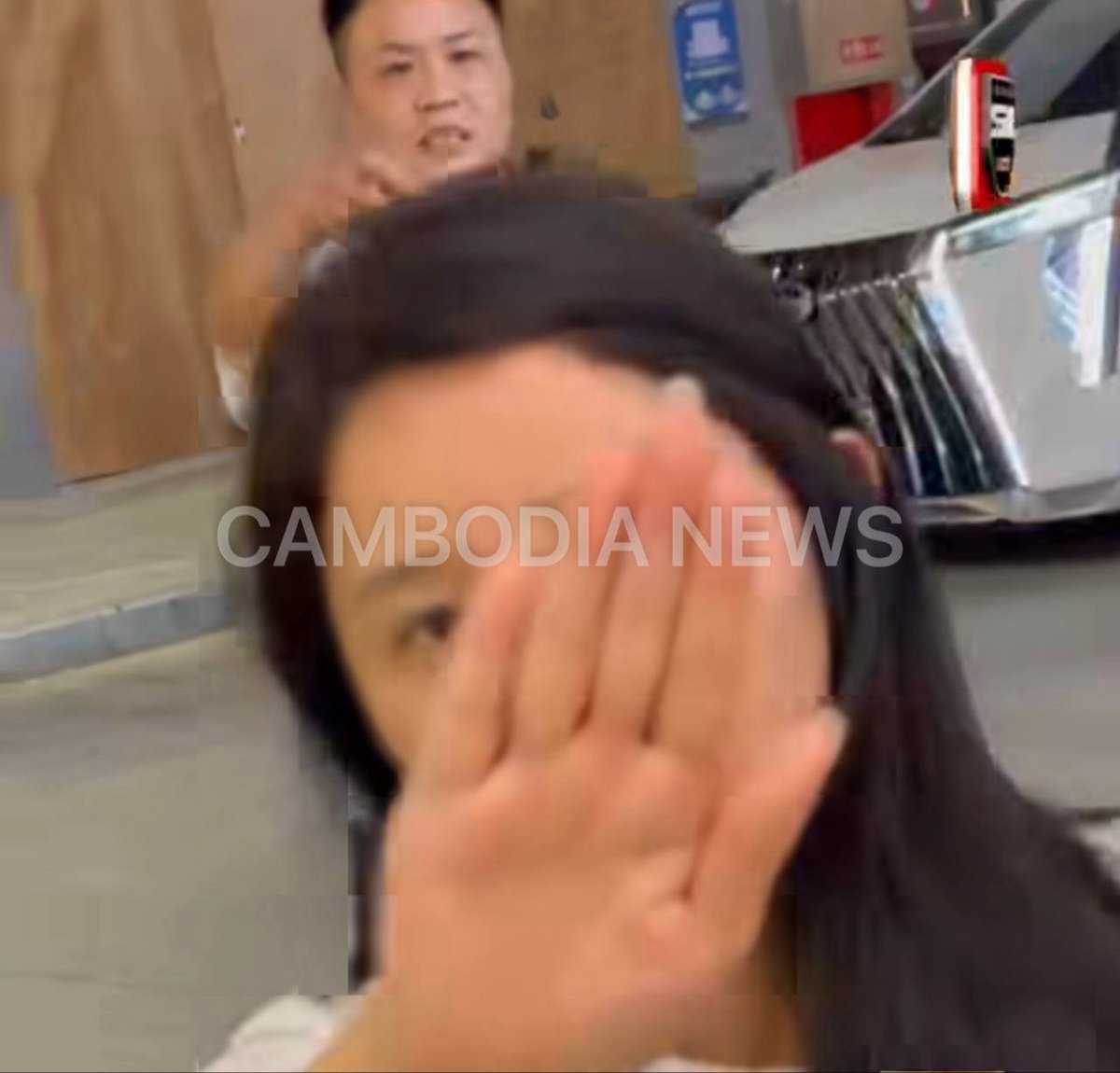 金边警方追捕4名涉嫌殴打女性的中国籍嫌疑人