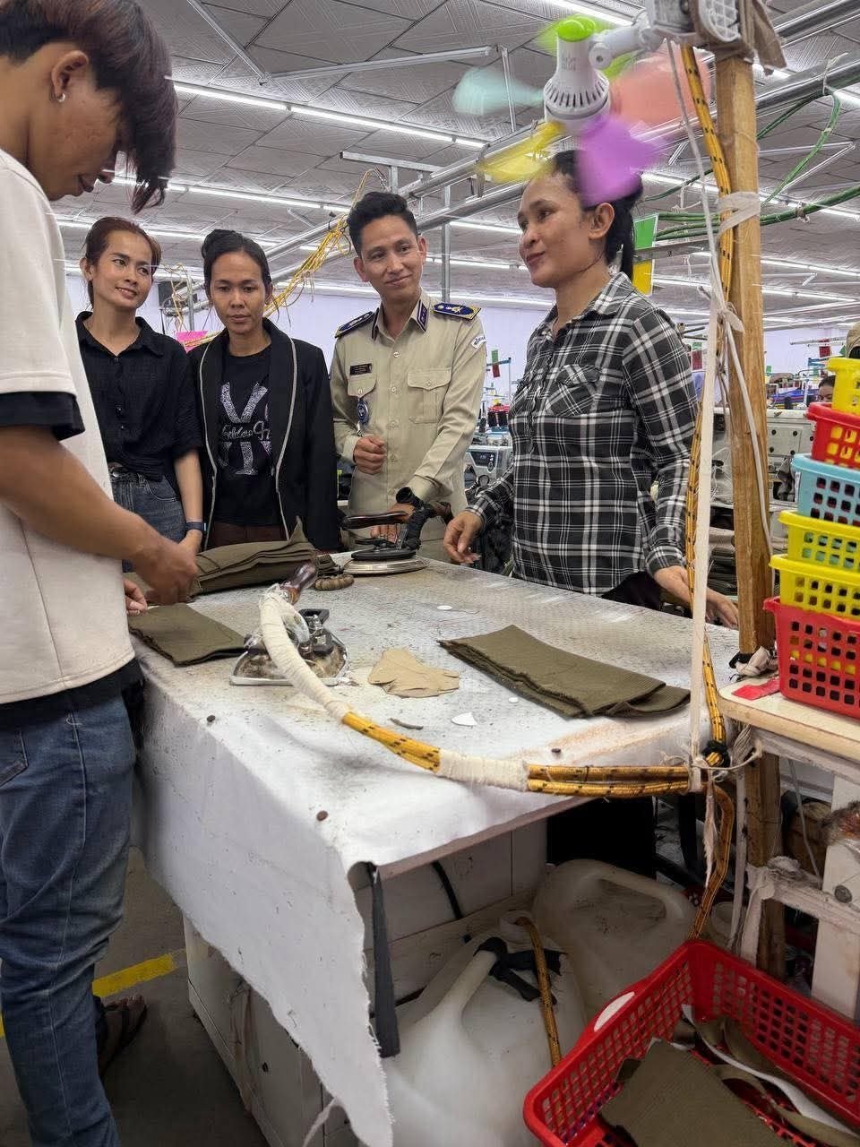 劳工部于9月21日介入处理新凯利制衣厂管理人员对工人言行不当