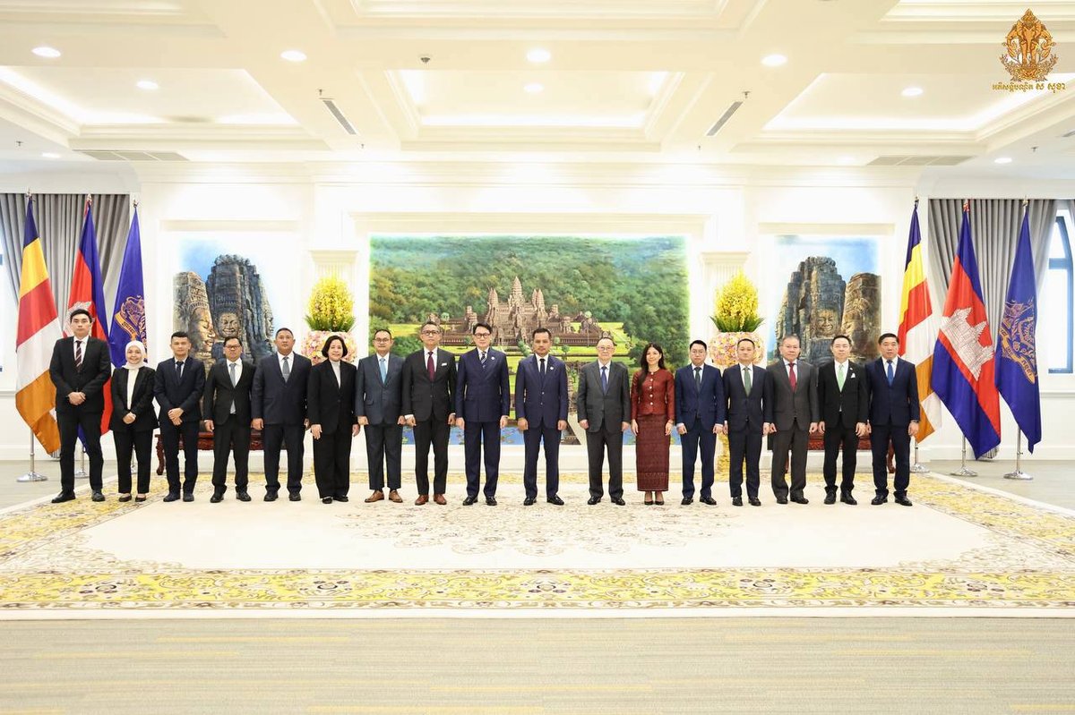 柬埔寨内政部接待印尼外交部副部长Arif Havas Oeg