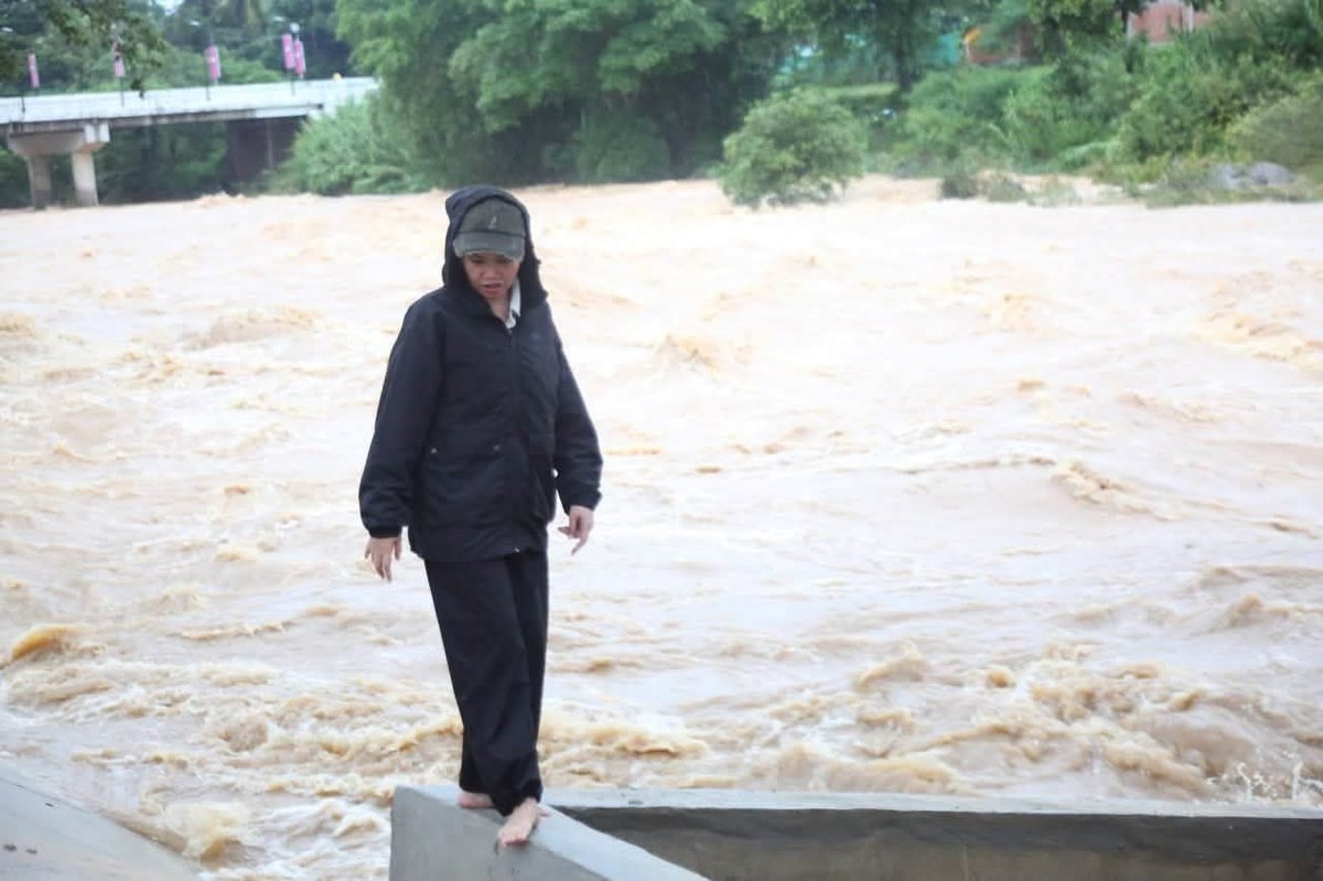 拜林省持续降雨引发洪涝 多个村庄发布紧急撤离预警