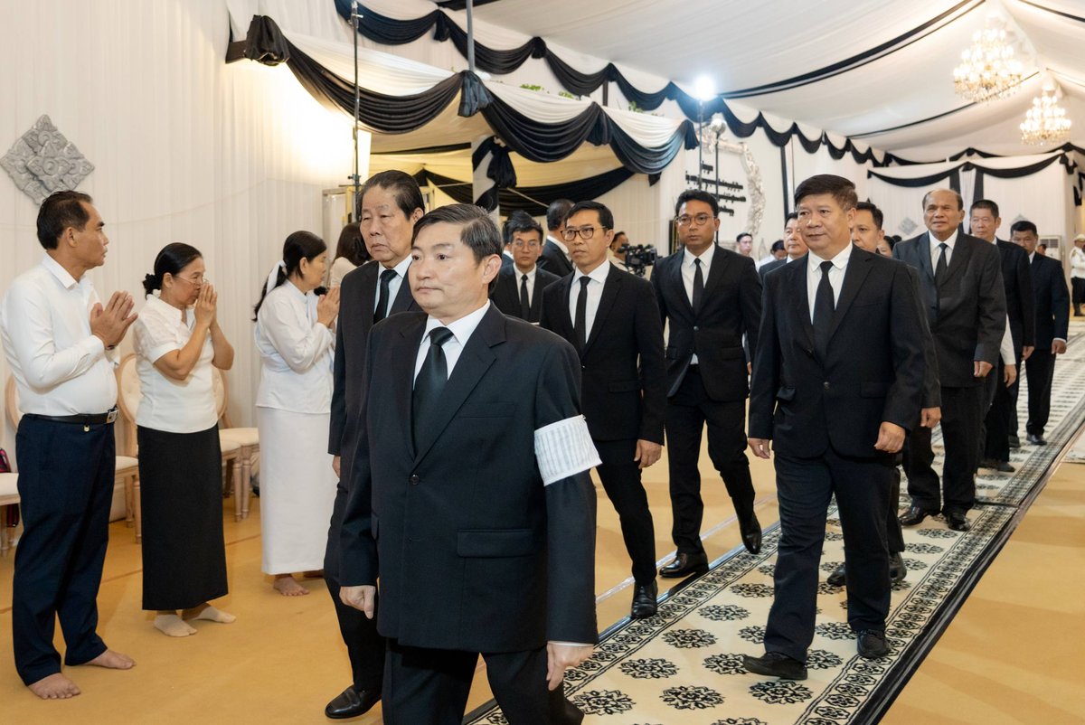 内政部决定暂停波贝市一名警官的职务，因其涉嫌将车辆用于网络诈