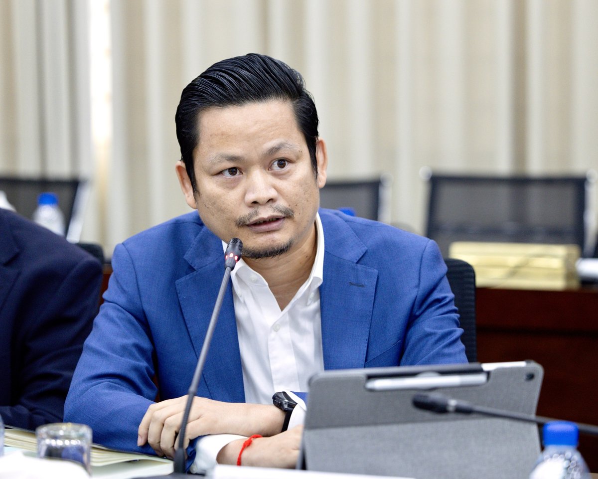 劳工部部长亨索与ILO-BFC项目代表讨论职业健康与安全(O