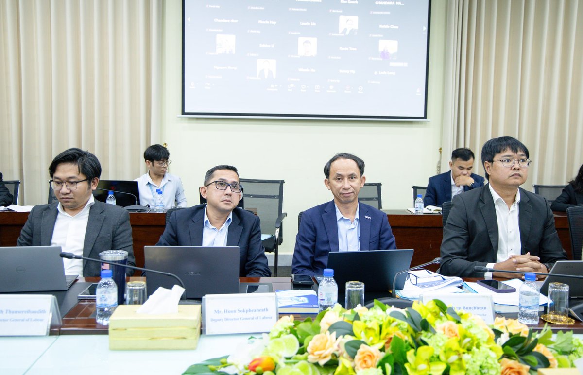 劳工部部长亨索与ILO-BFC项目代表讨论职业健康与安全(O