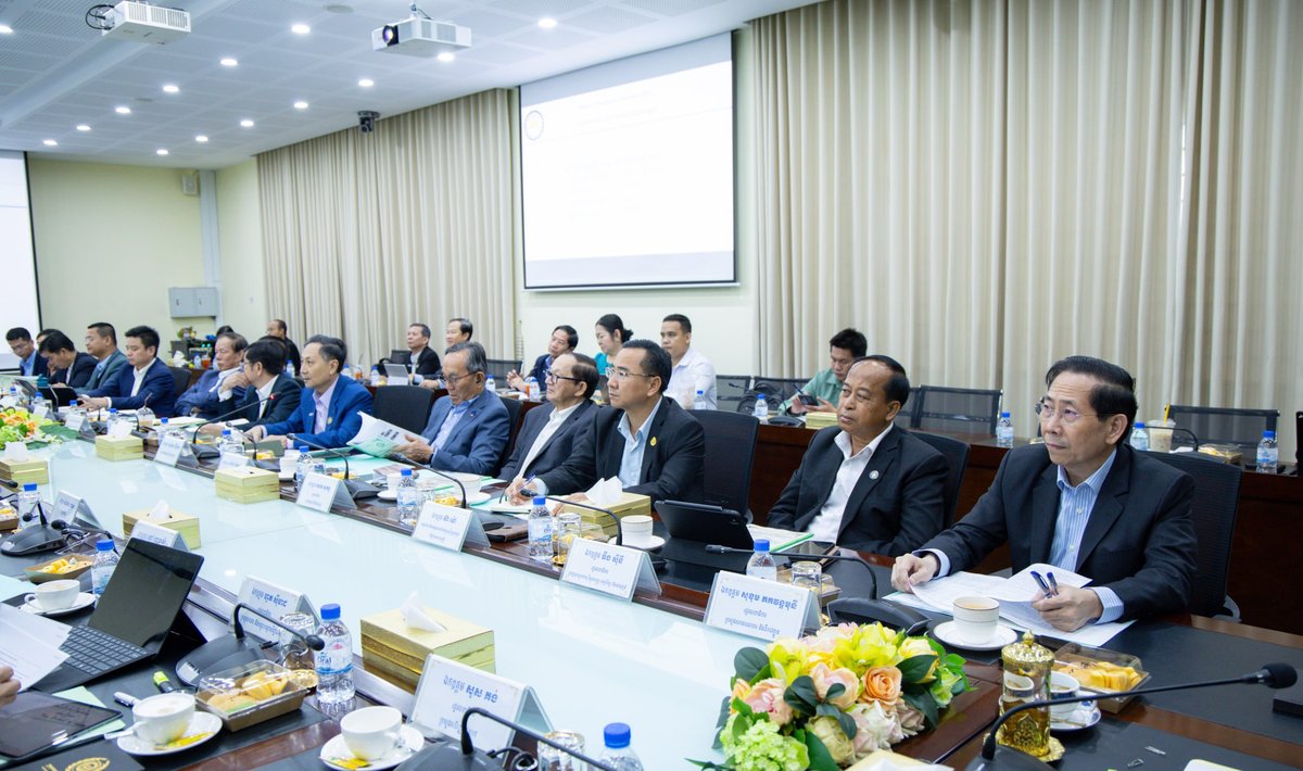 劳工部部长亨速主持工程师理事会会议 强化工程行业标准