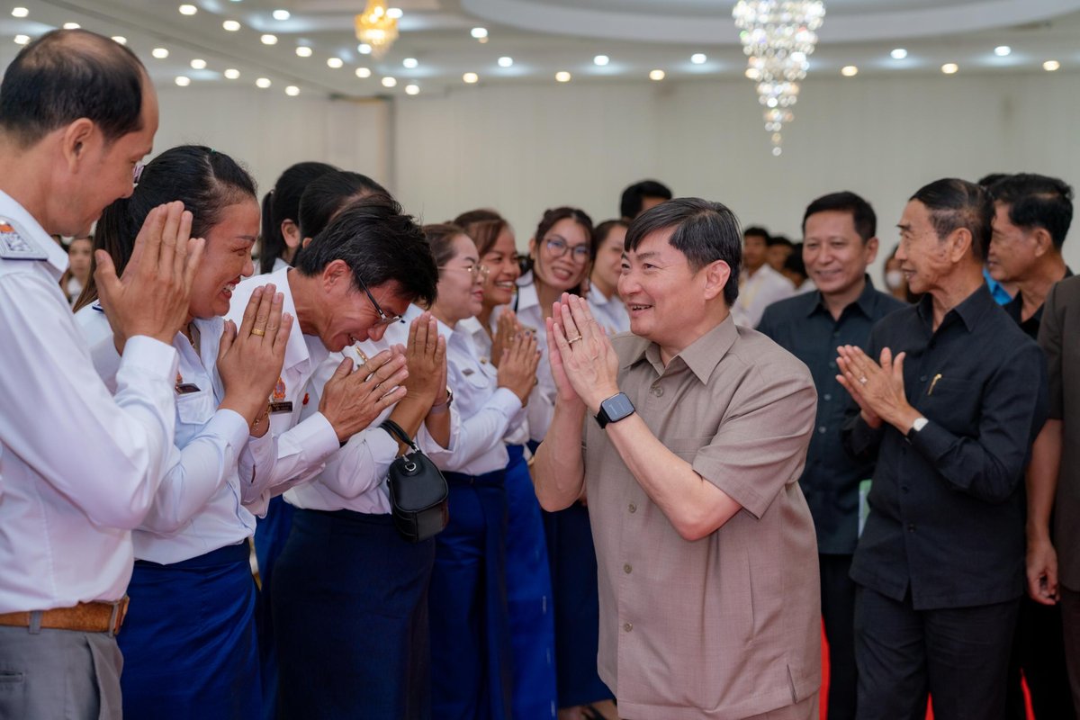 劳工部部长为磅湛省高中毕业生提供TVET奖学金