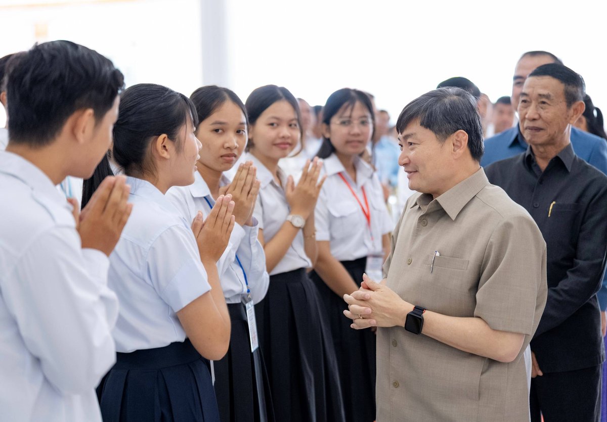 劳工部部长为磅湛省高中毕业生提供TVET奖学金