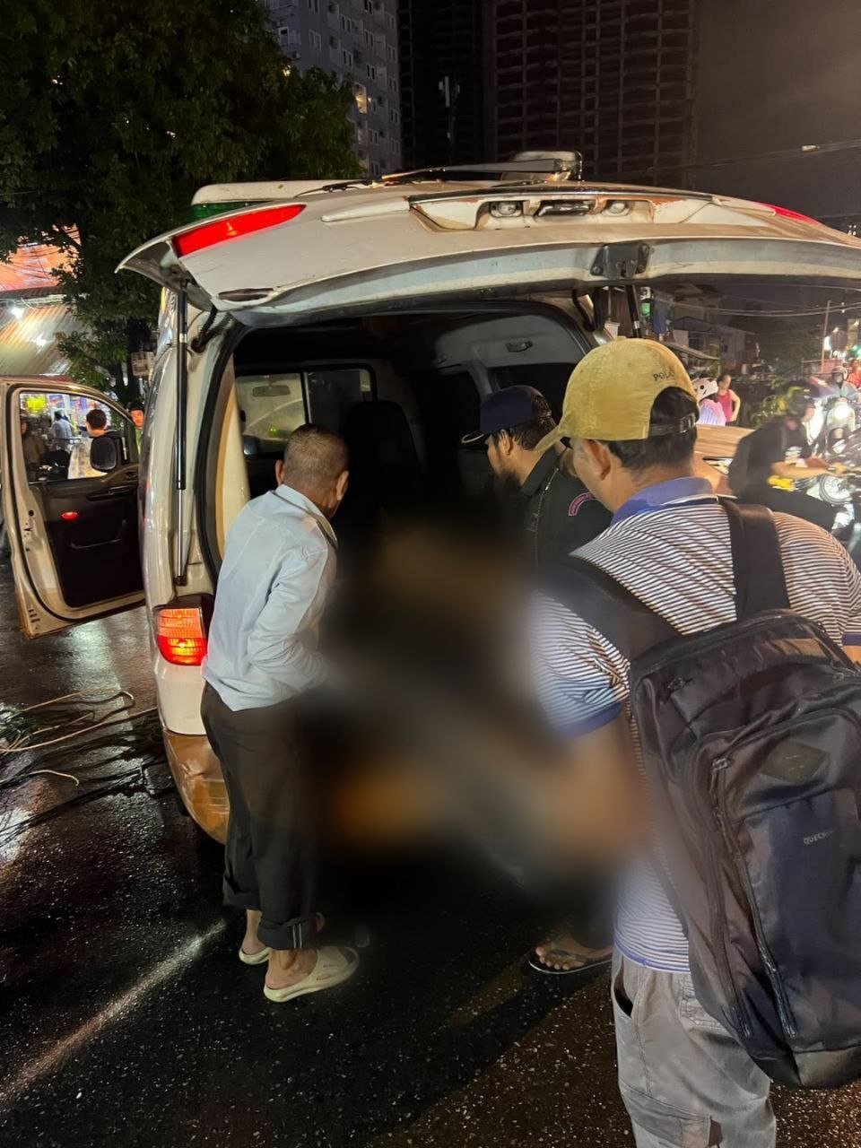 9月28日,金边万景岗3区发现一具身份不明的男性尸体,警方接
