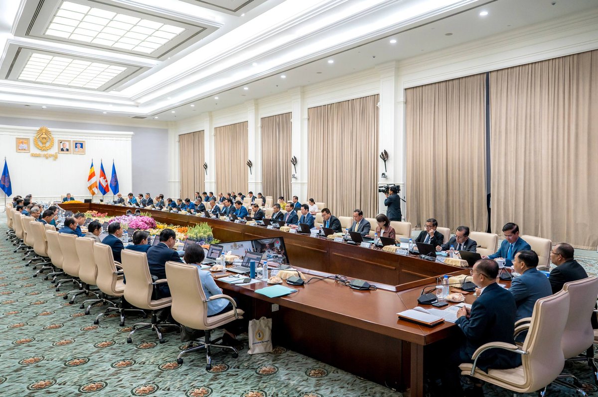 洪玛奈首相主持内阁全会,审议通过《2026-2035年官方统