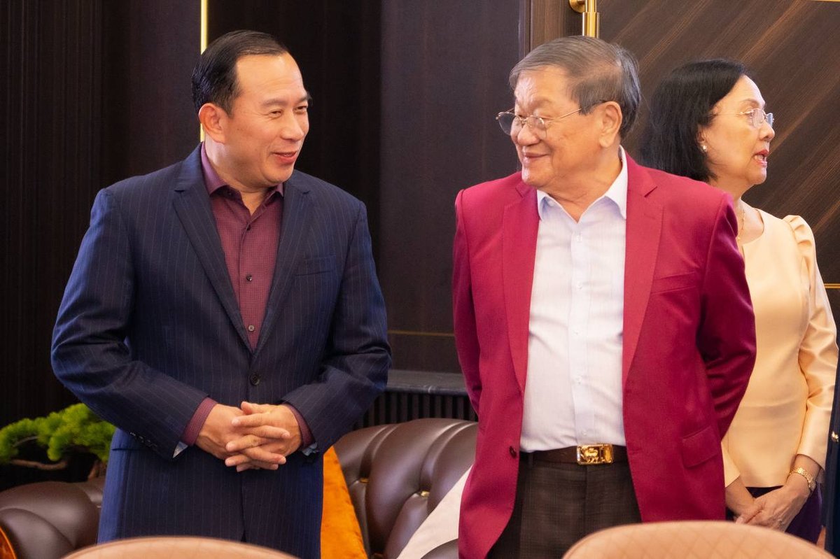 长江餐厅在金边正式开业 旅游部部长出席剪彩