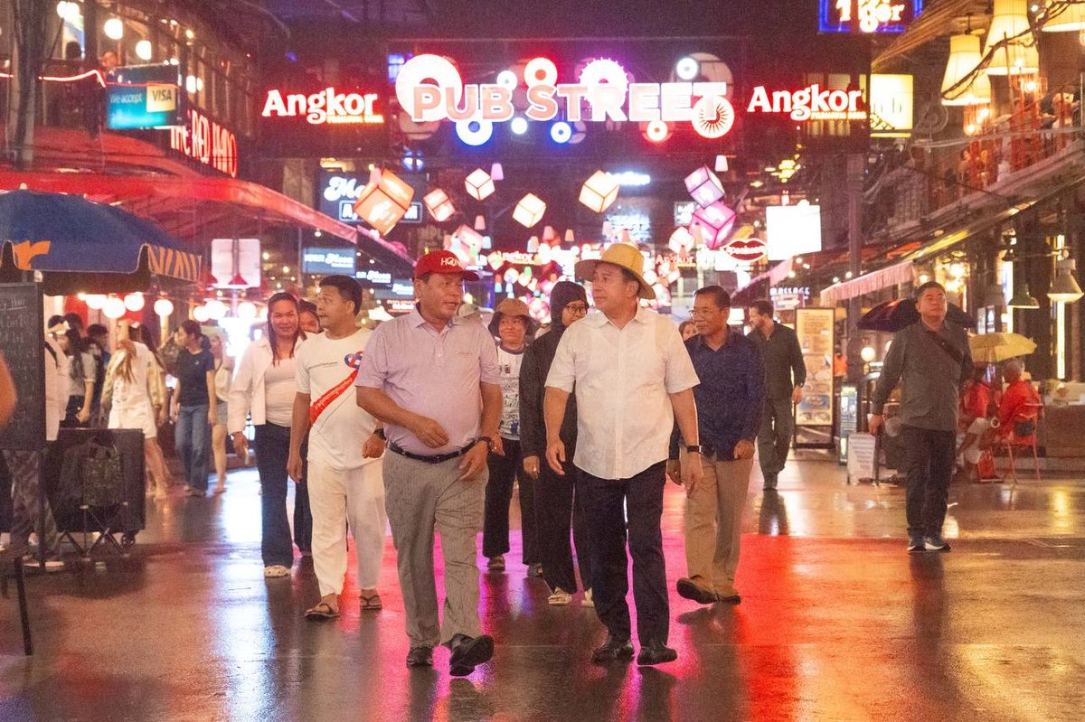 旅游部部长狄西哈于9月20日带队视察暹粒Pub Street