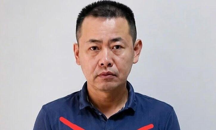 一名39岁中国籍男子张朋聚因涉嫌在越南海防市持刀抢劫杂货店,