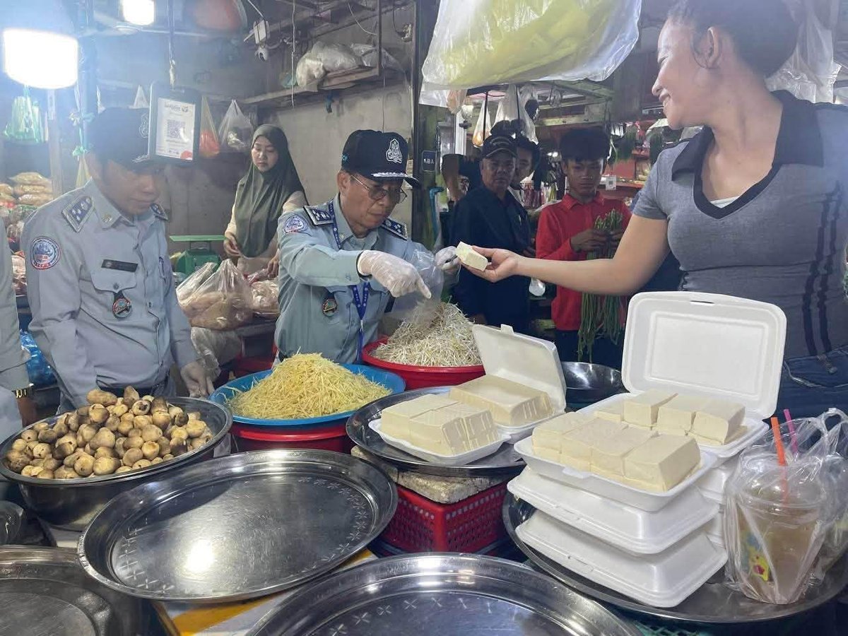 西港大市场21种食品抽检合格 未发现违禁化学物质