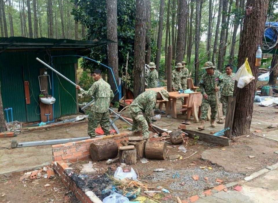 基里隆国家公园持续清理非法摊位 维护景区秩序