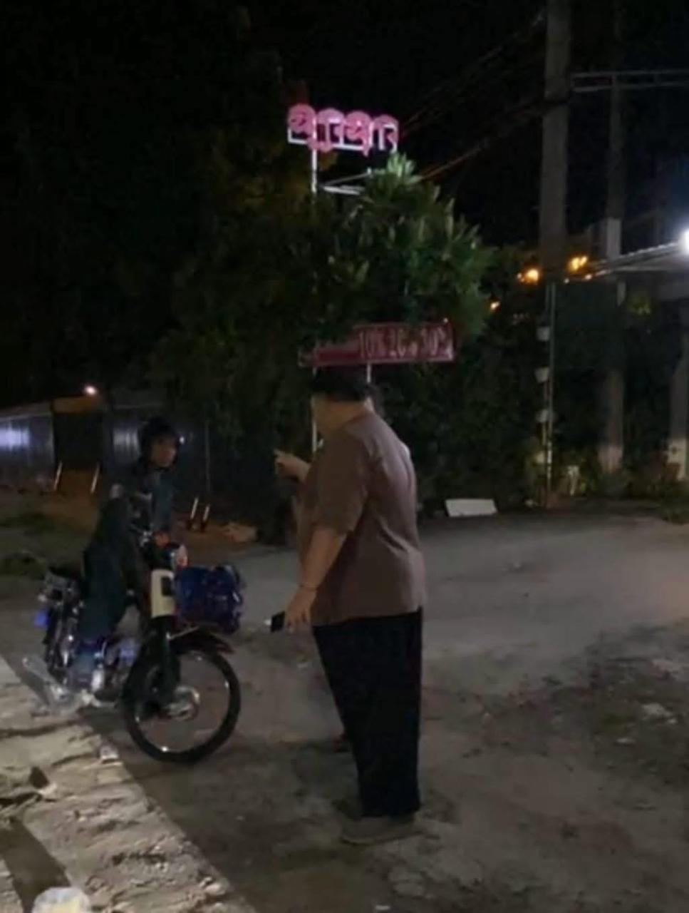 金边一司机肇事后殴打警察 警方已介入调查