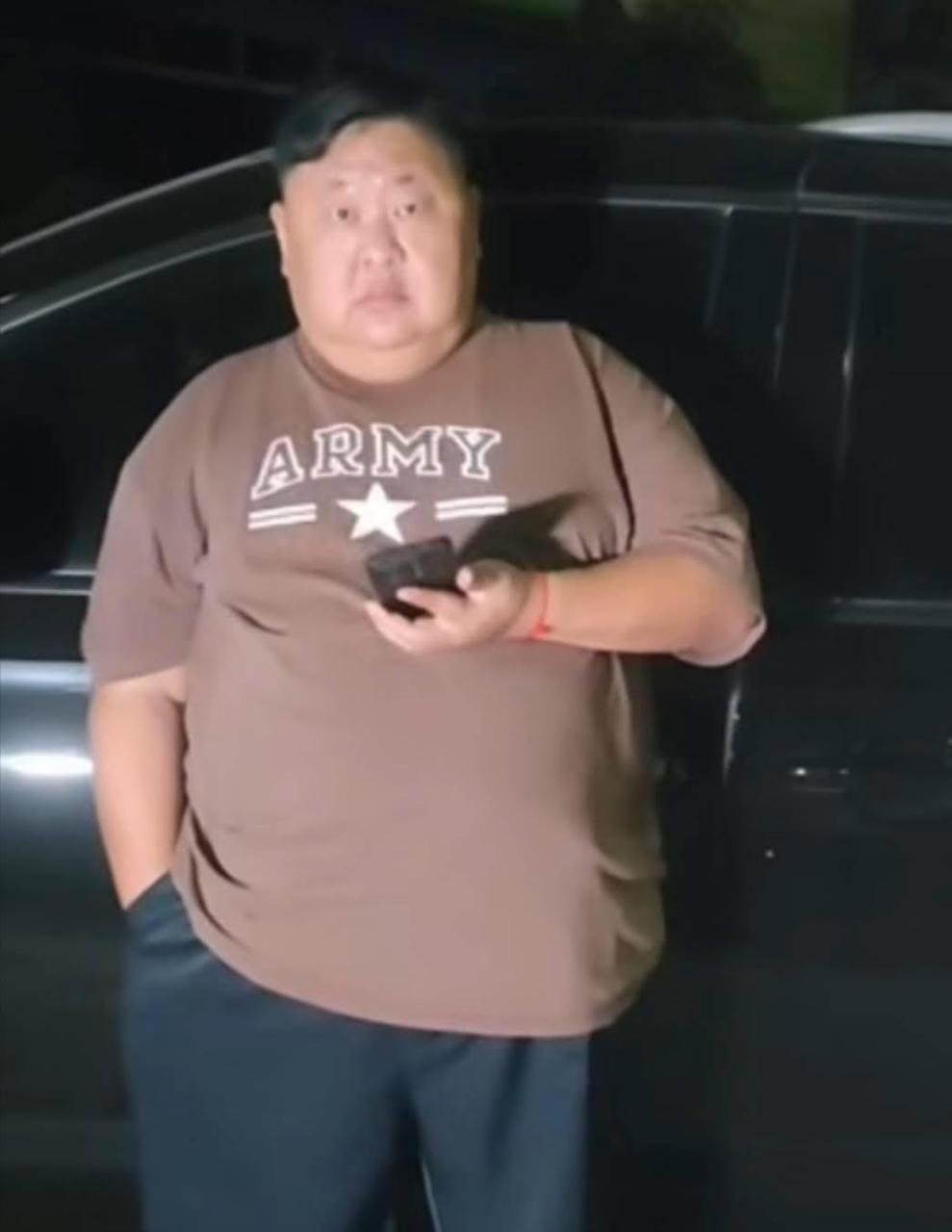 金边一司机肇事后殴打警察 警方已介入调查