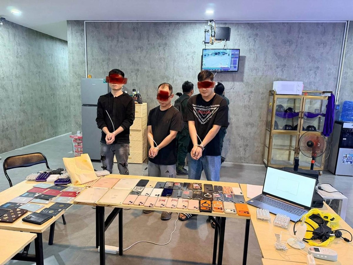 柴桢省巴域市突查网诈窝点 逮捕4人查获大批护照