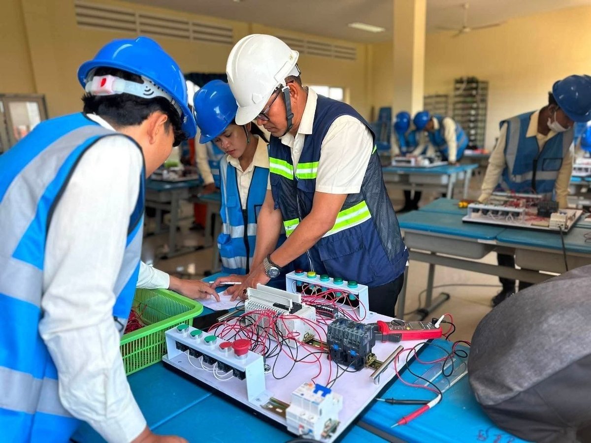 实居省理工学院三年培养近万名技术人才 助力青年就业