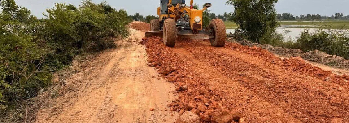 金边公共工程部修复受损道路 居民出行获改善