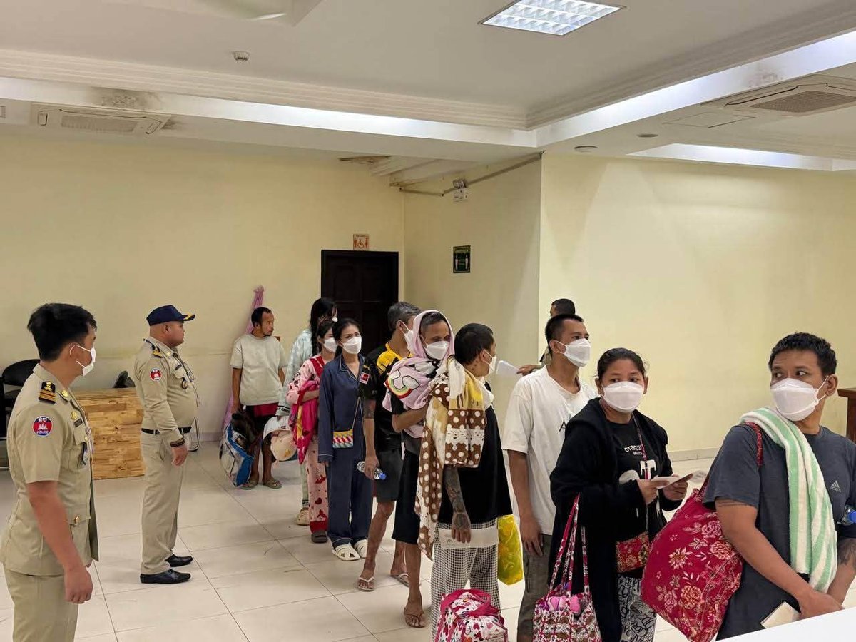柬泰执法部门在波贝口岸举行遣返仪式,共遣返11名泰国公民及3