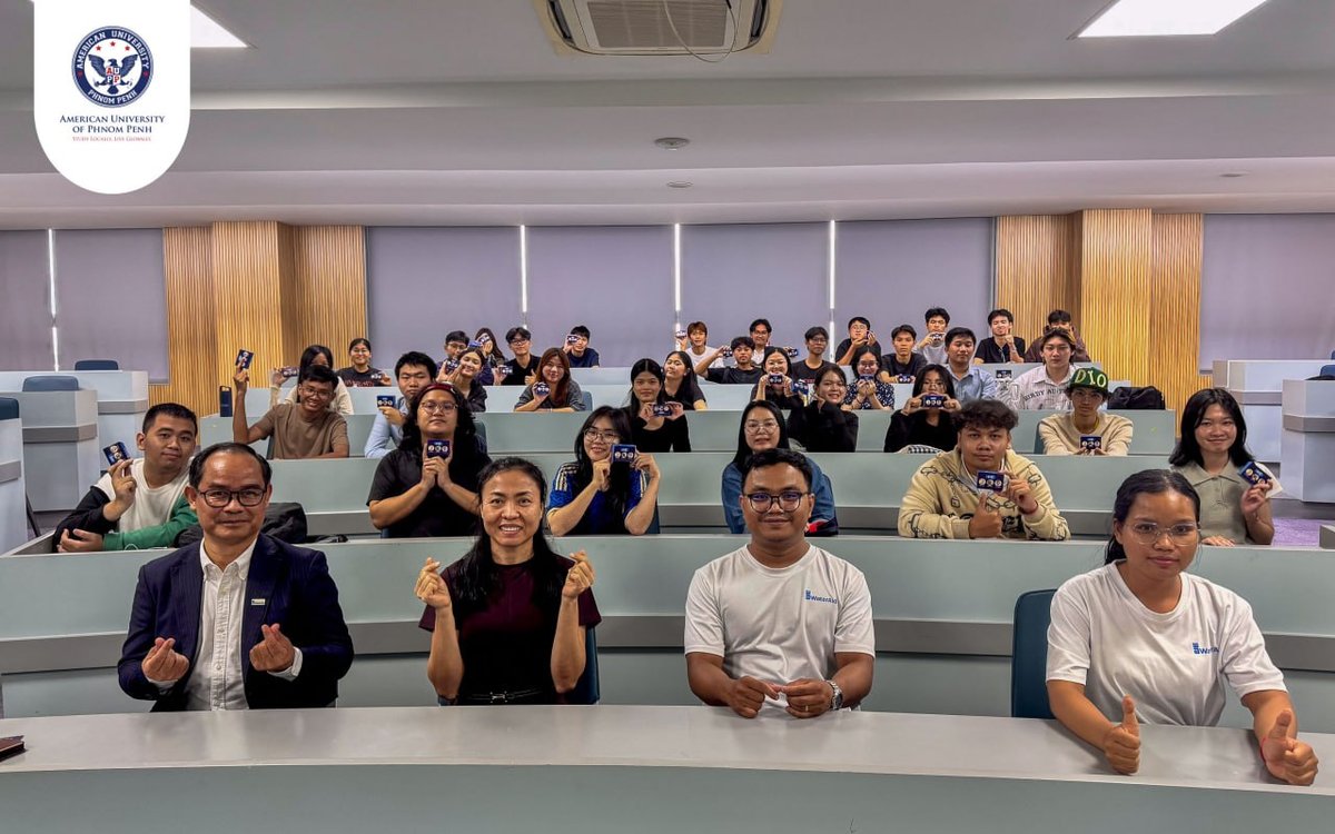 金边美国大学学生参与水资源创新挑战赛