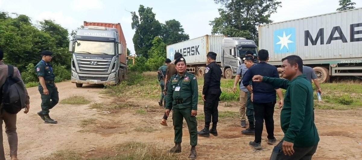 上丁省封存11辆集装箱车 涉嫌非法采矿设备