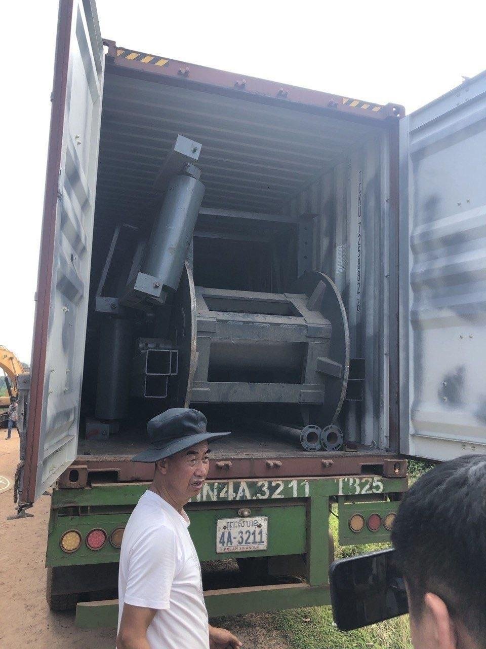 上丁省封存11辆集装箱车 涉嫌非法采矿设备