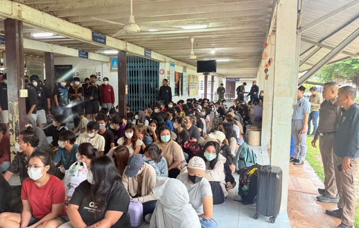 老挝警方于9月17日向泰国移交了129名涉嫌参与网络诈骗及赌