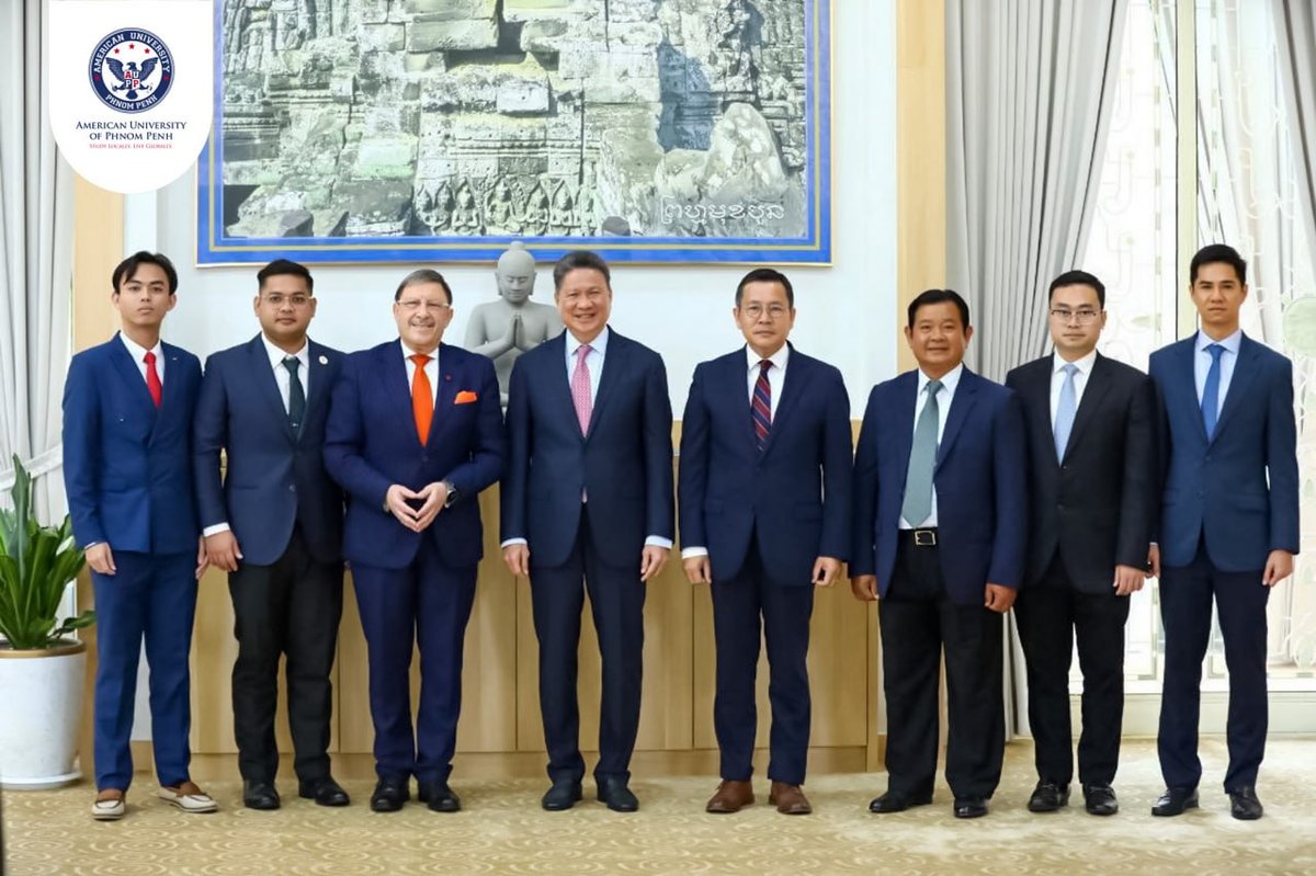 金边美国大学优秀学生Mam Seihareach获月度之星