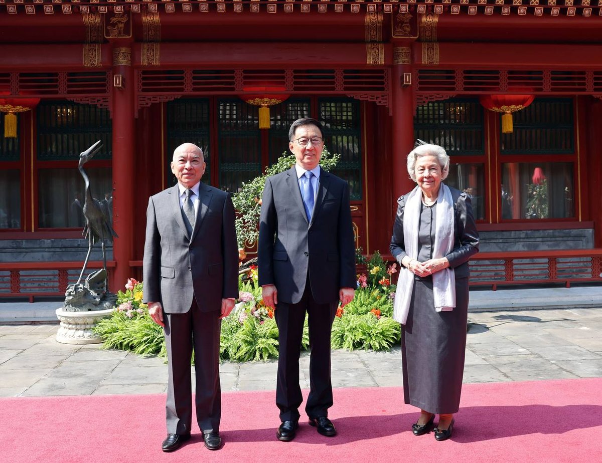 韩正会见西哈莫尼国王 重申中柬铁杆友谊