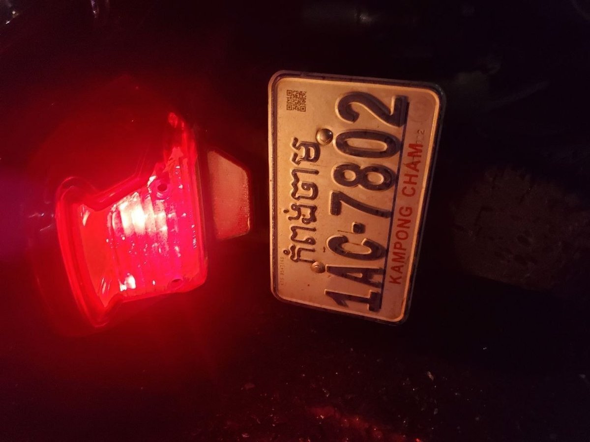 41号公路发生严重车祸 一名男子重伤