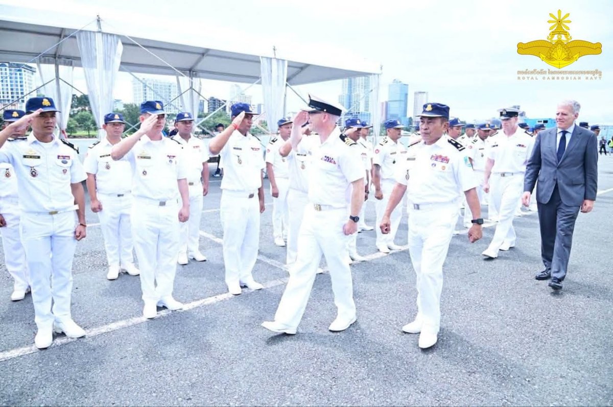 加拿大海军HMCS Regina号访问西港 停留3天