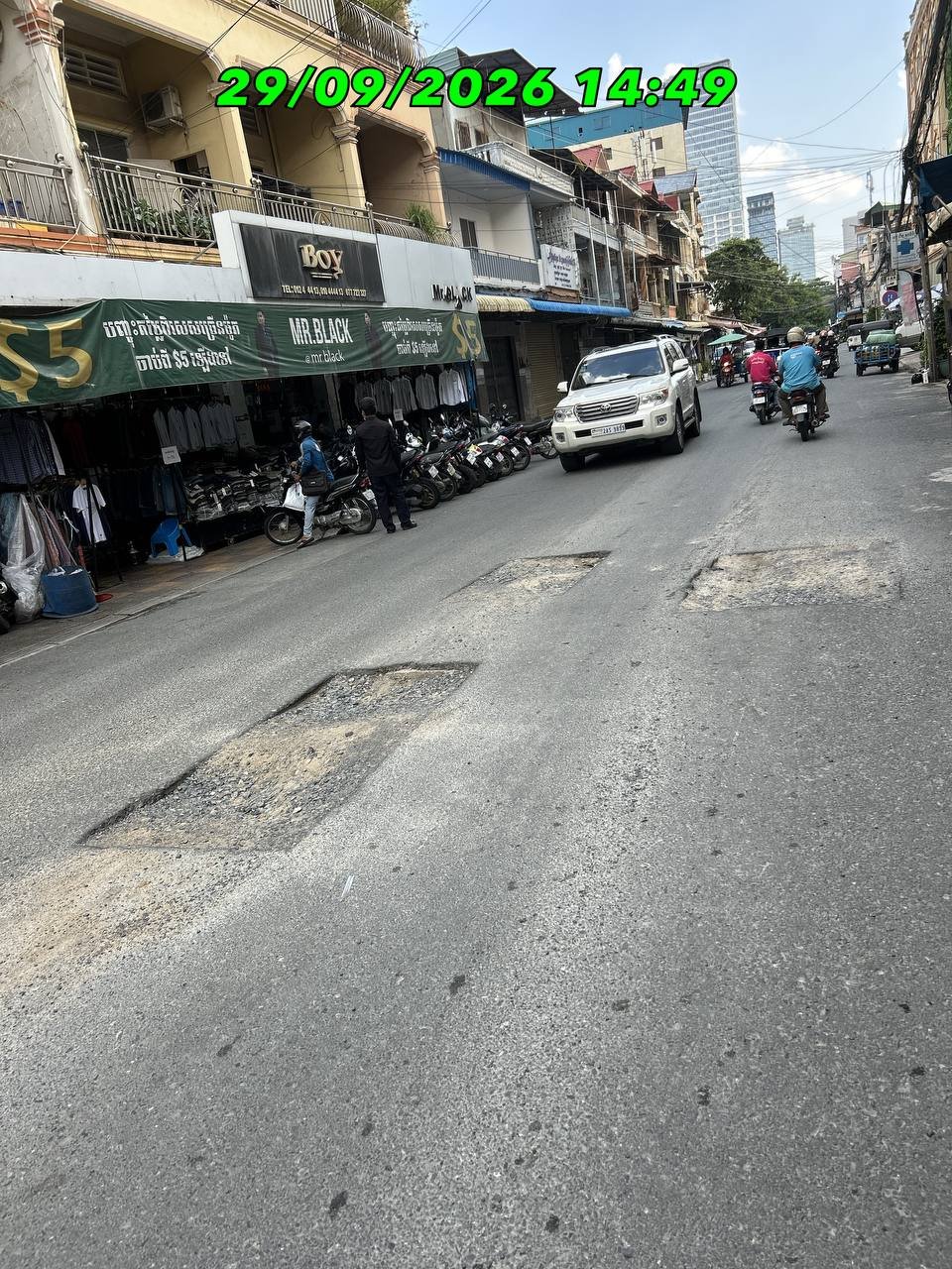 金边BKK区173路施工后路面破损 居民出行受阻