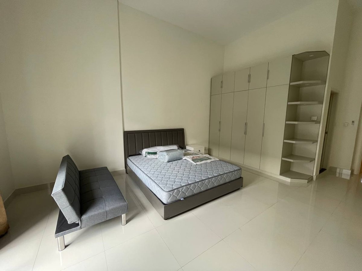 永旺3附近炳发集团小区排屋出租 月租$1000