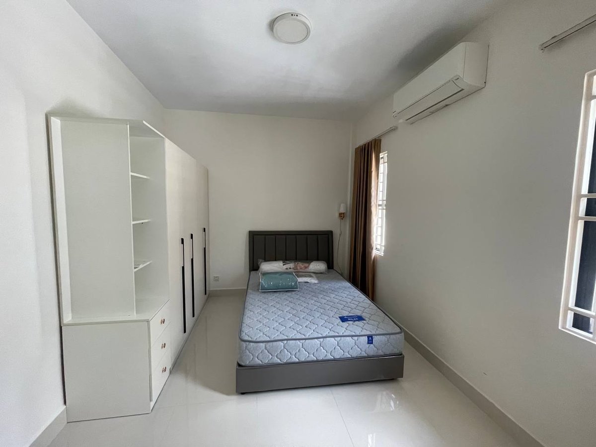永旺3附近炳发集团小区排屋出租 月租$1000