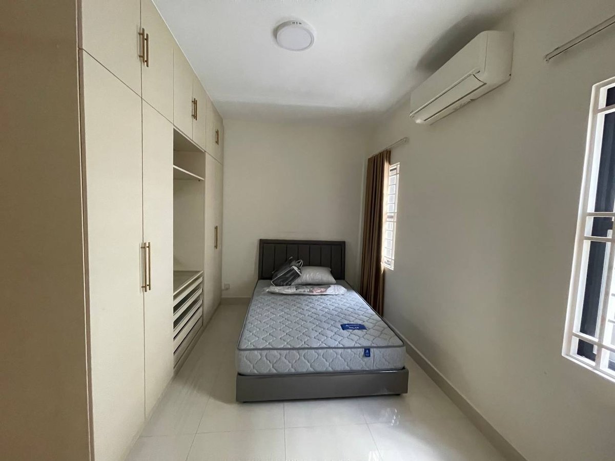 永旺3附近炳发集团小区排屋出租 月租$1000