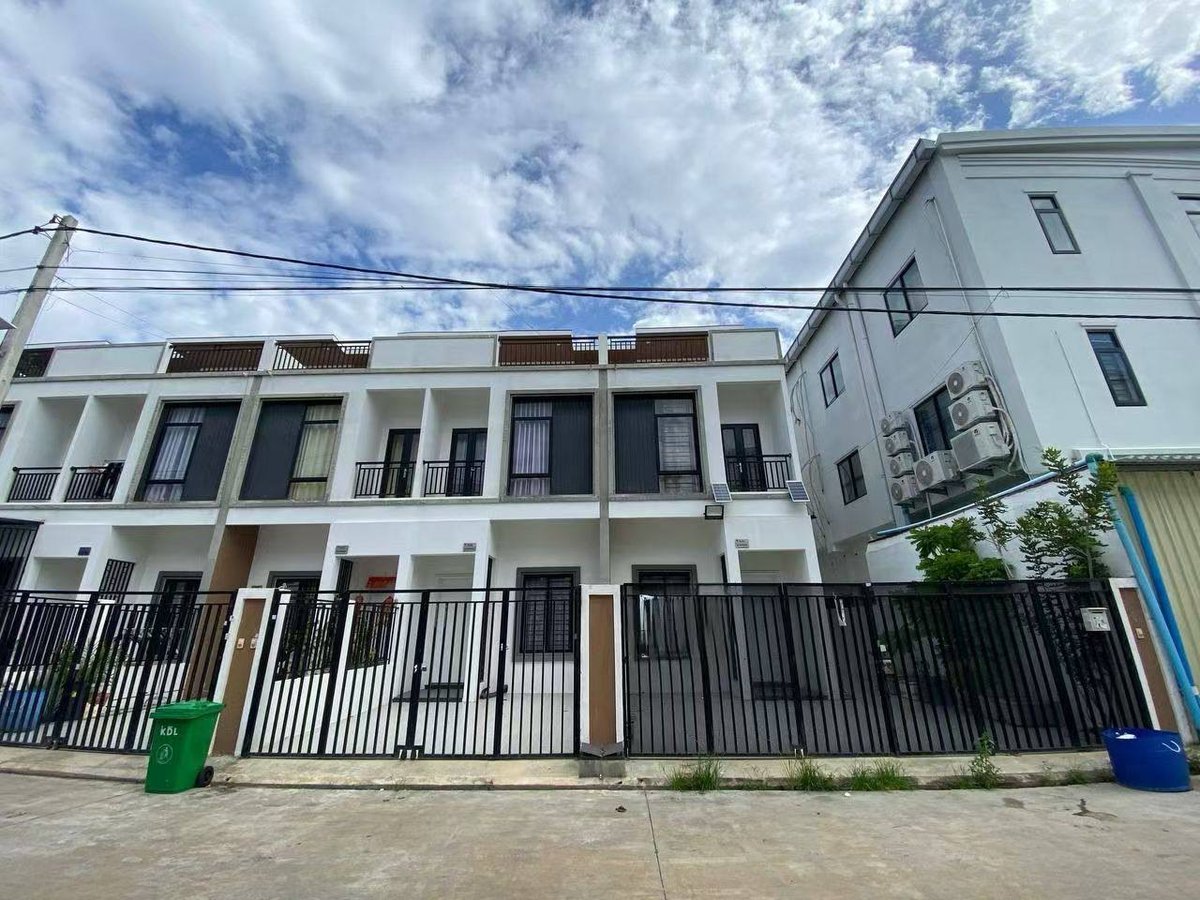 金边3号公路Lorn小区联排别墅出租 月租$600