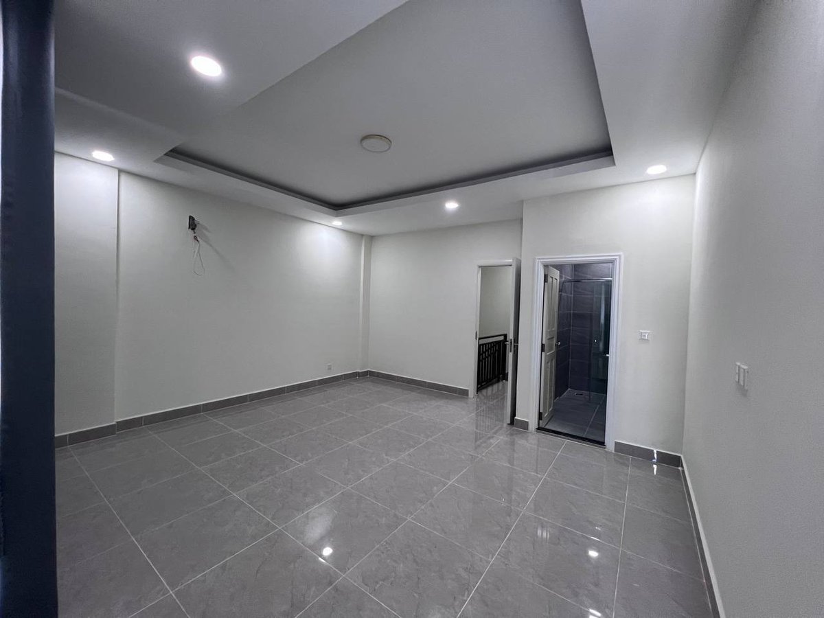 金边3号路Lorn City小区4房别墅出租 月租$400
