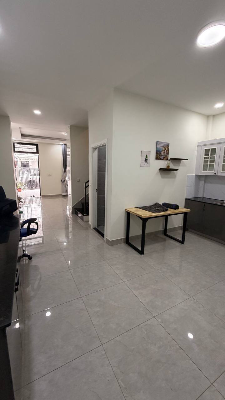 金边3号路Lorn City小区4房别墅出租 月租$400