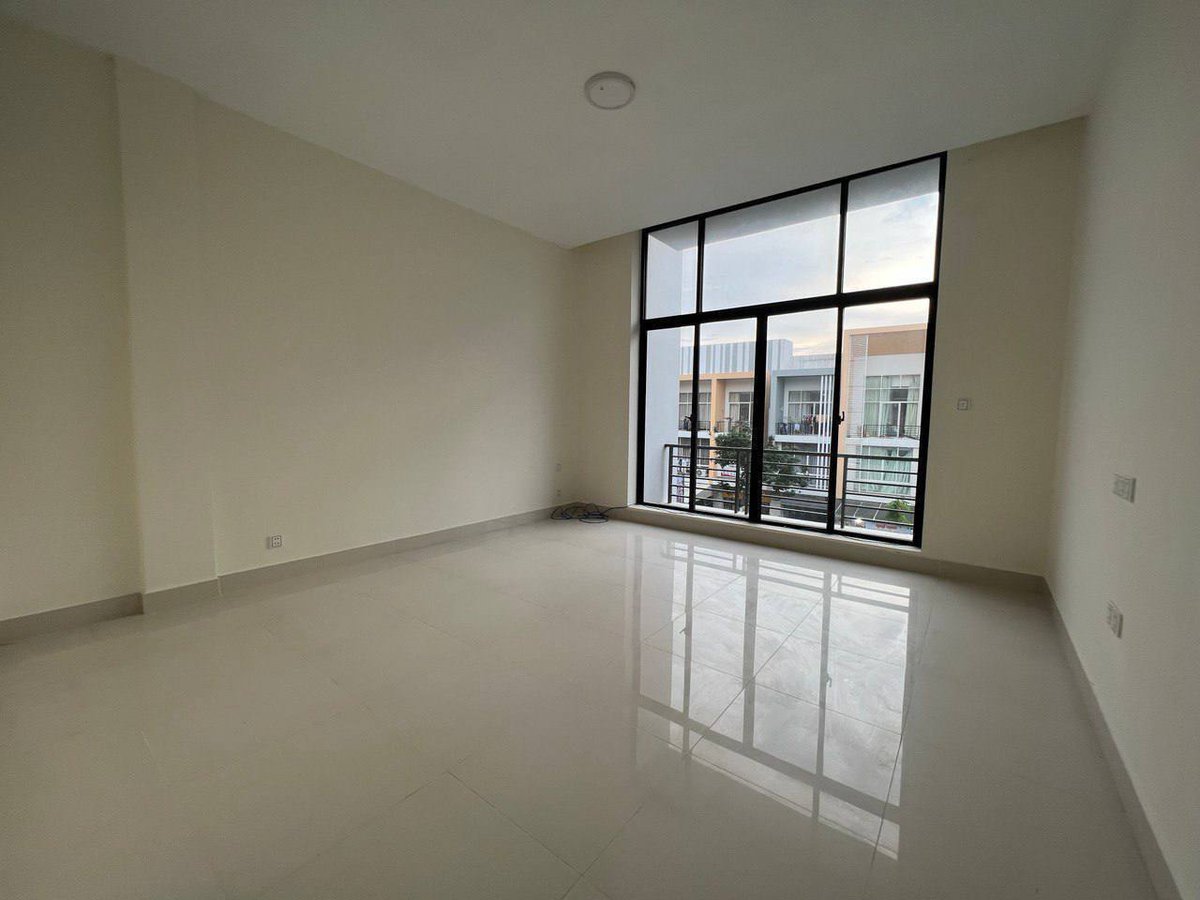 一号路炳发城小区店铺出租 月租$500
