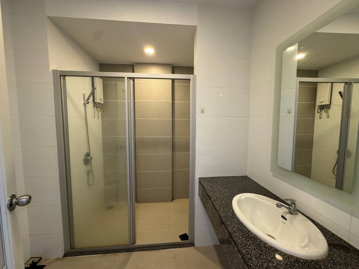 一号路炳发城排屋招租 月租$750