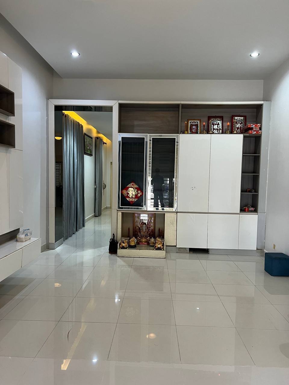 1号公路炳发城4房店铺出租 月租$800可议