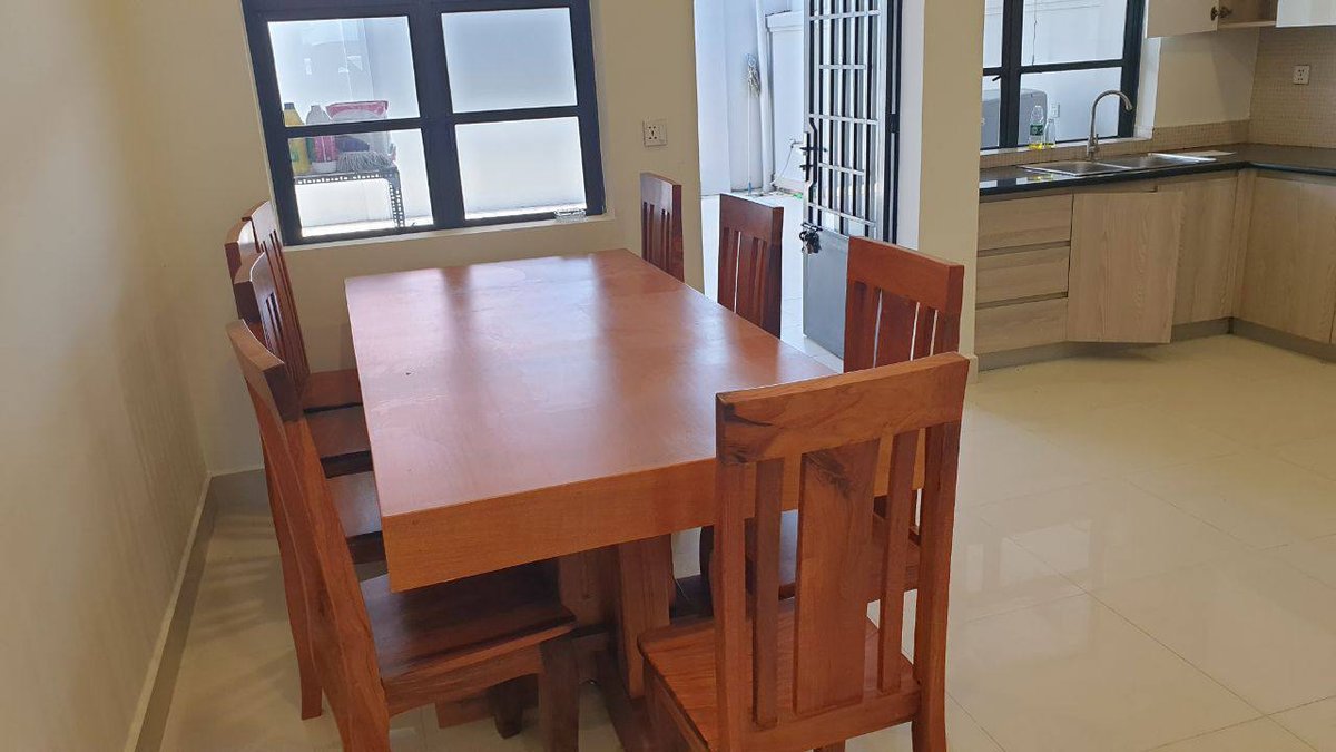 永旺3附近洪森大道别墅出租 4房5卫月租$1500