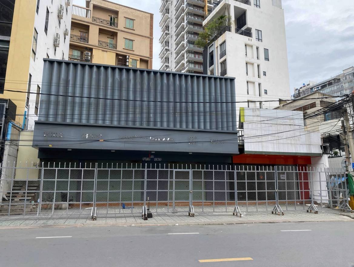 永旺1附近双层店面招租 月租$3000 建筑面积306平