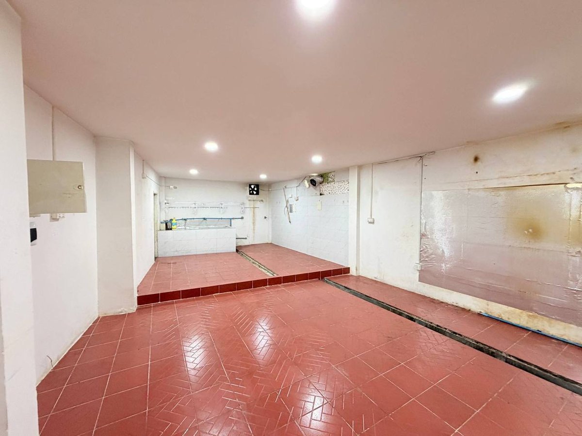 永旺1附近双层店面招租 月租$3000 建筑面积306平