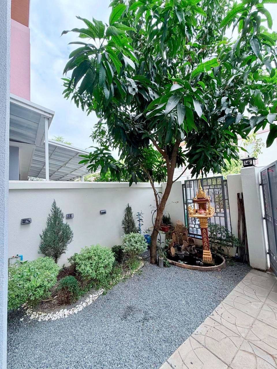水净华奥凯德小区联排别墅出租 月租$650家具齐全