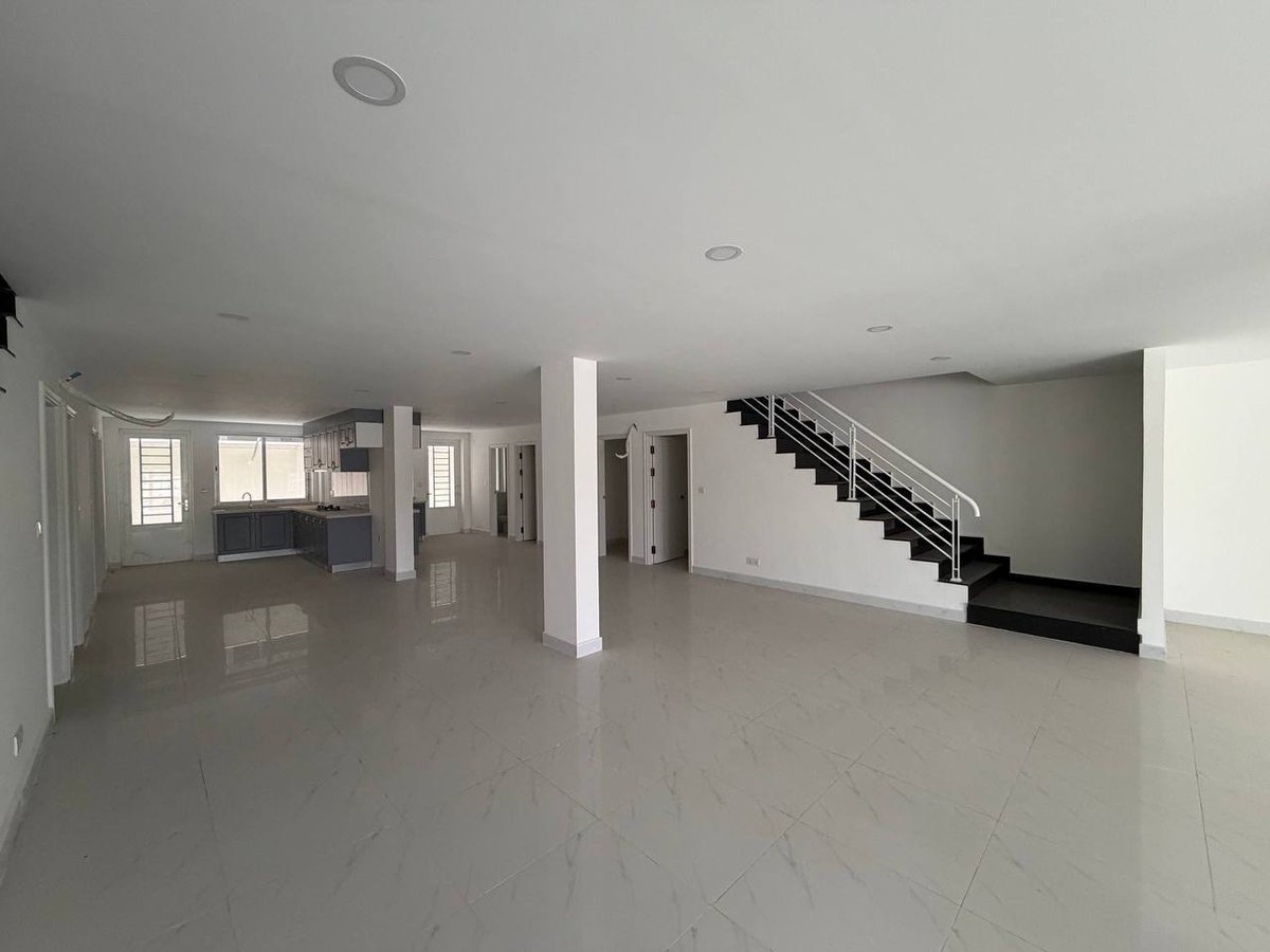 金边旧机场奥凯德小区双排屋出租 月租$2500