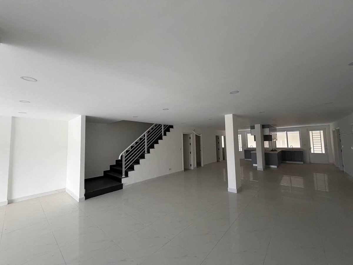 金边旧机场奥凯德小区双排屋出租 月租$2500