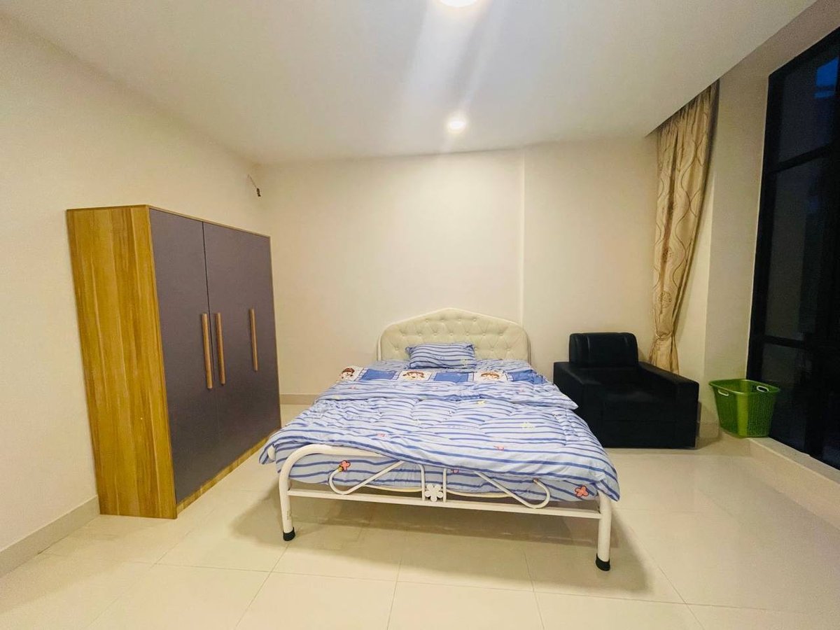 一号路炳发城小区排屋出租 月租$700可议价