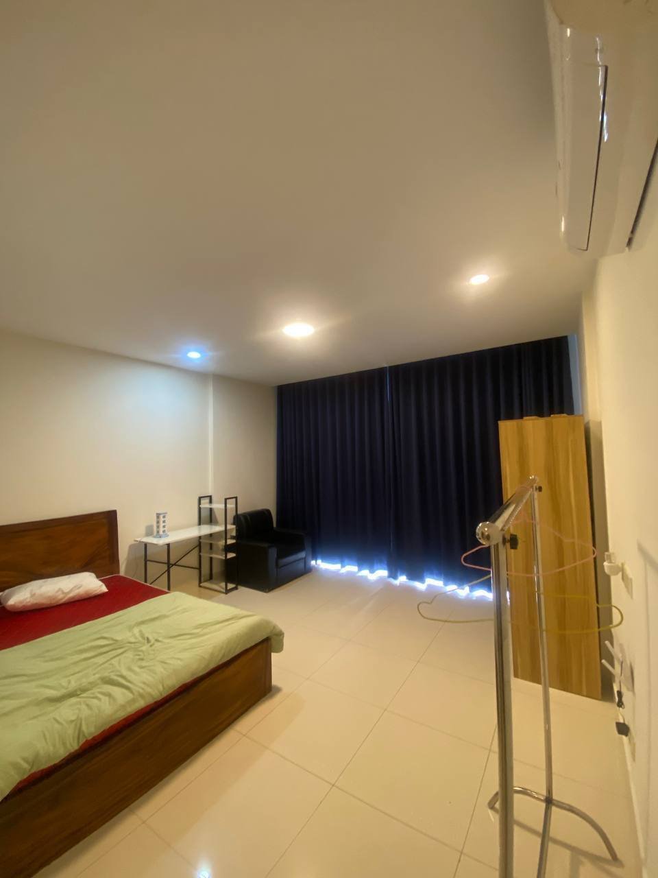 一号路炳发城小区排屋出租 月租$700可议价